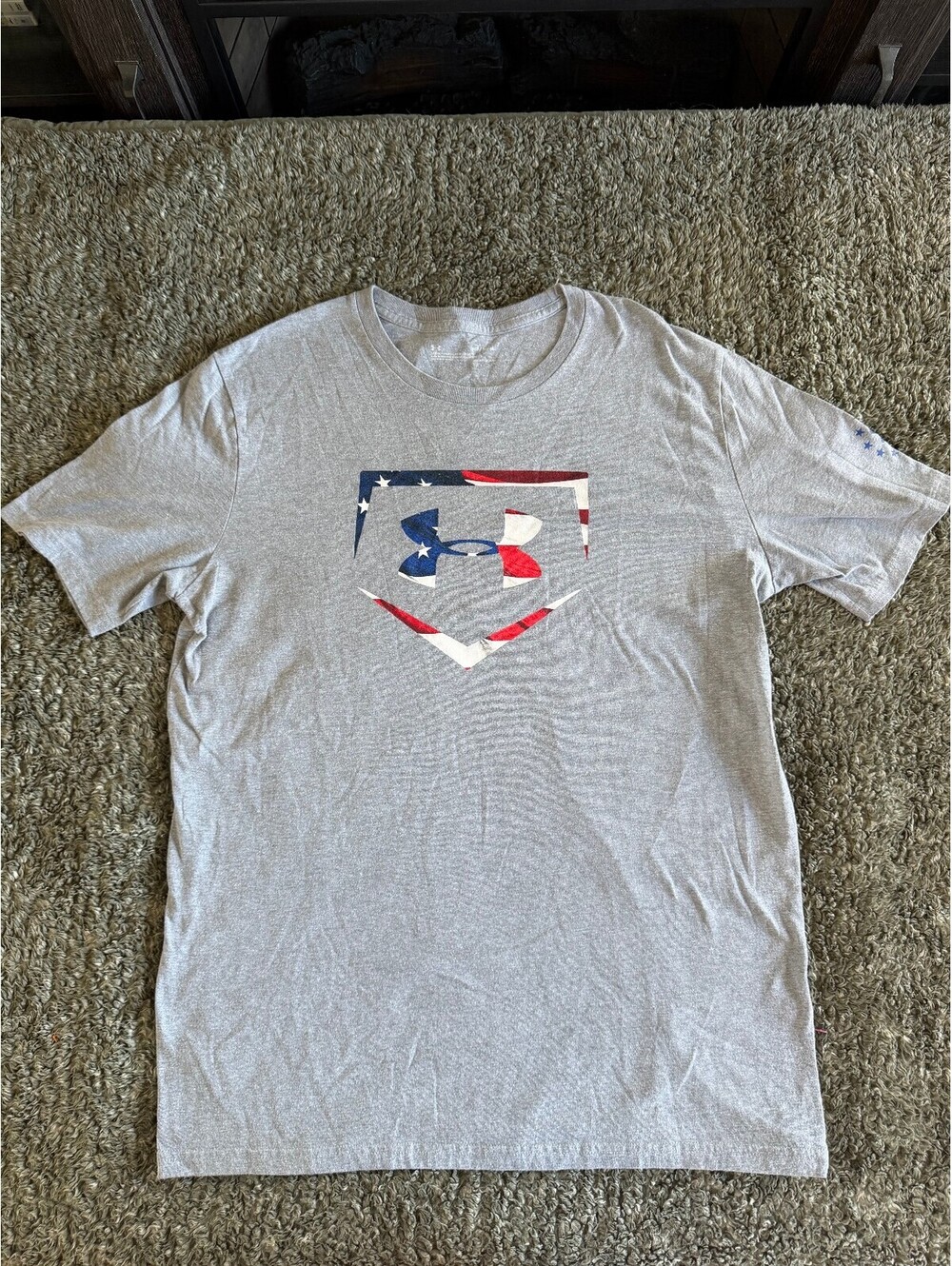 Under Armour Men's Gray T-Shirt with American Flag Logo, Size Medium